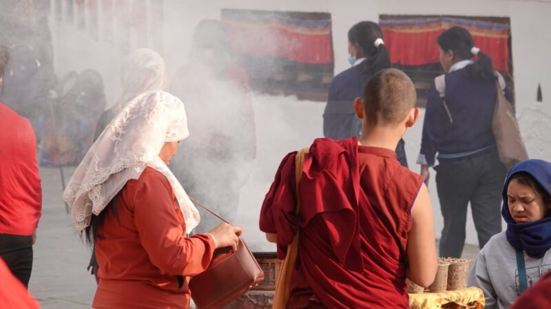 Mönch am Bodnath-Stupa