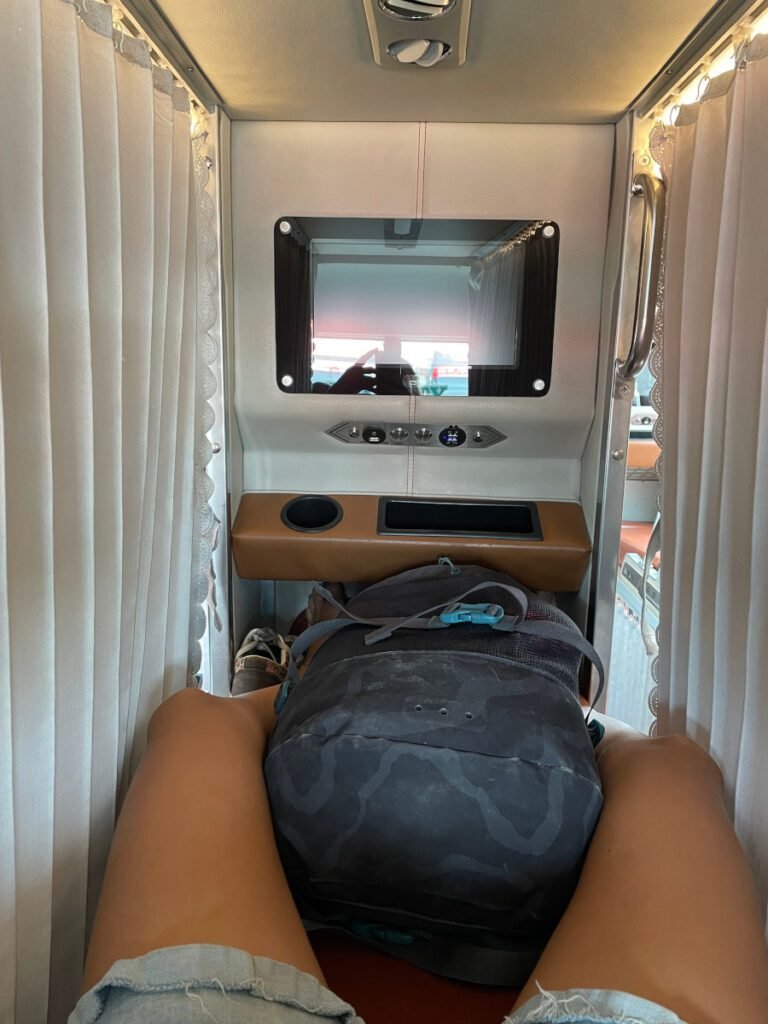 Innenansicht, Platz in der Mitte