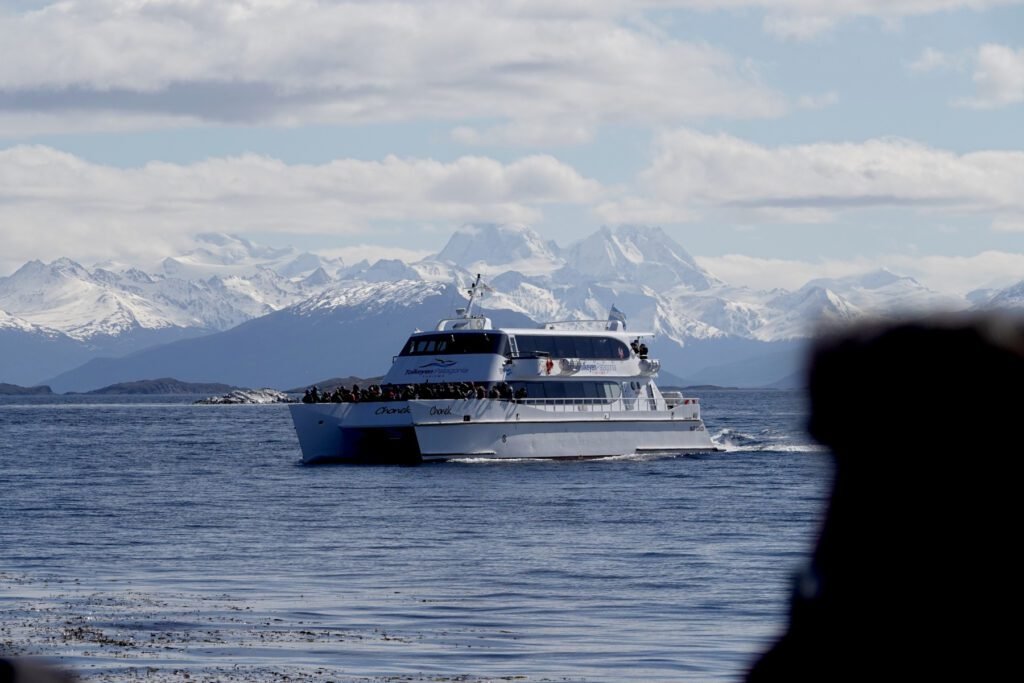 Mit dem Katamaran nach Martillo Island