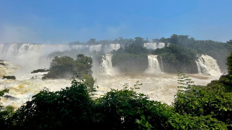 Viele kleine und große Wasserfälle auf einer Ausdehnung von 2,7 Kilometern