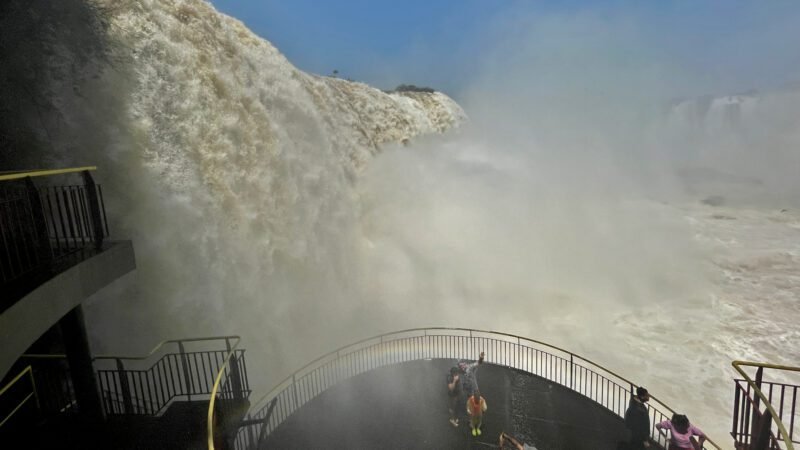 Innerhalb von Sekunden klitschnass