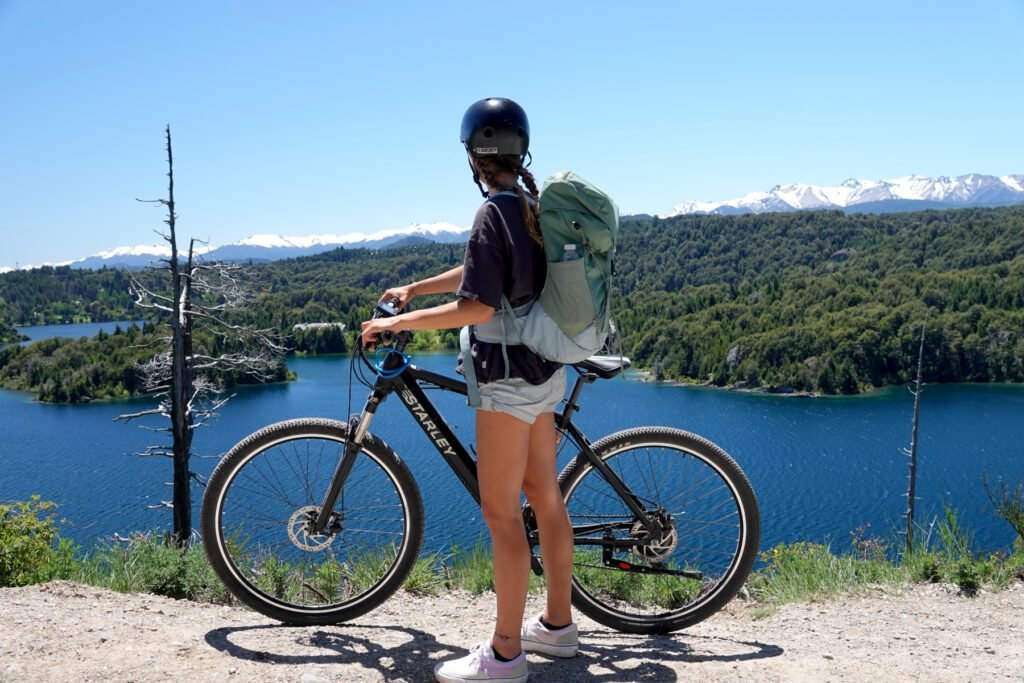 Mit dem E-Bike durch die Landschaft