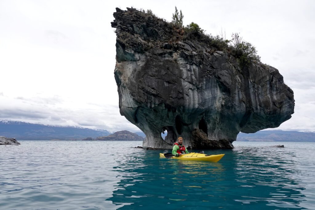 Mit dem Kajak bei den Marble Caves