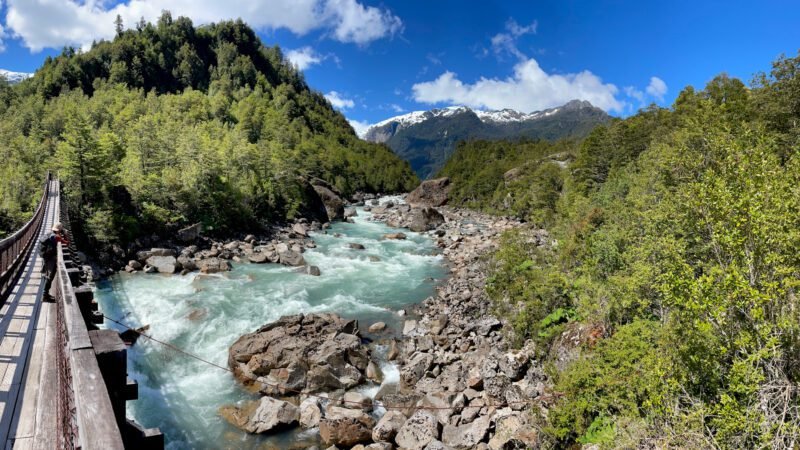 Brücke zur Wanderung zum hängenden Gletscher