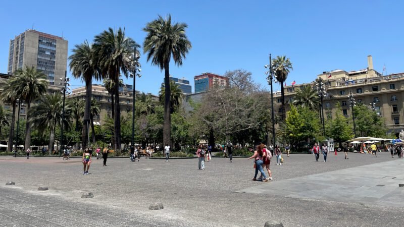 Großer Platz in Santiago