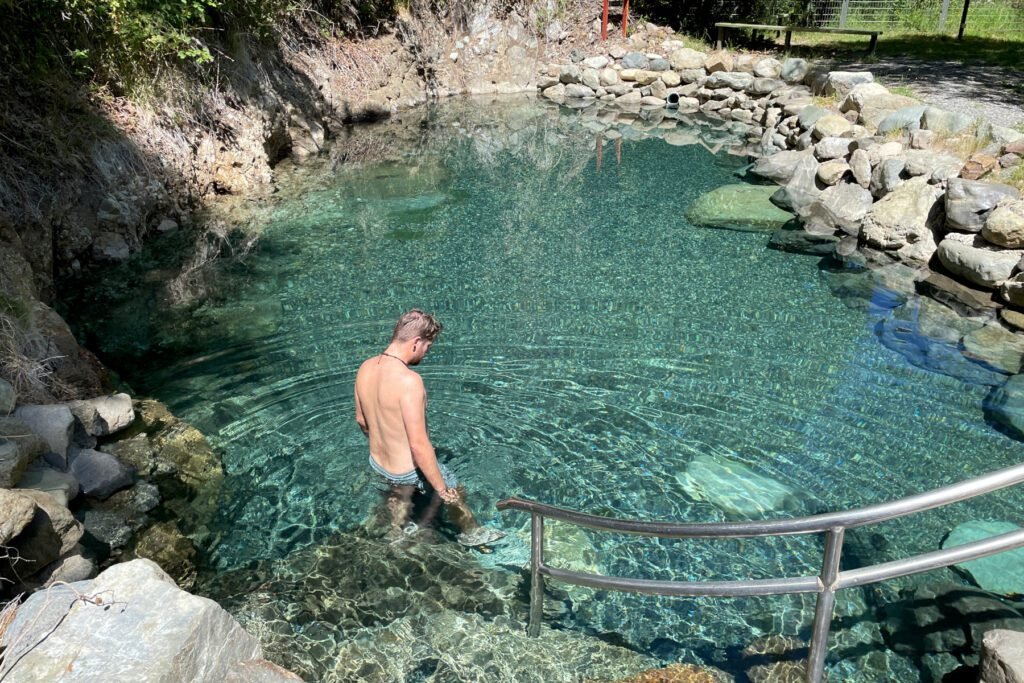 Janek in einem der Thermalbecken