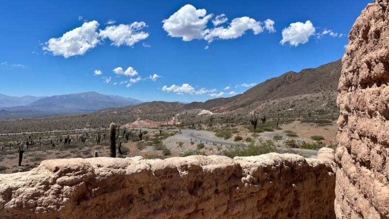 Verlassene Ruinen auf dem Weg nach Cachi