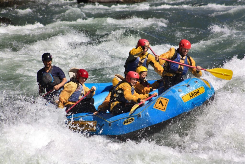Viele Stromschnellen im Fluss