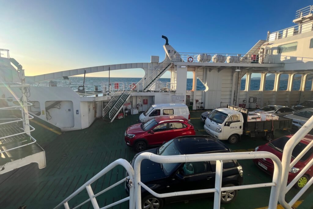 Mit der Fähre von Hornopirén nach Caleta Gonzalo