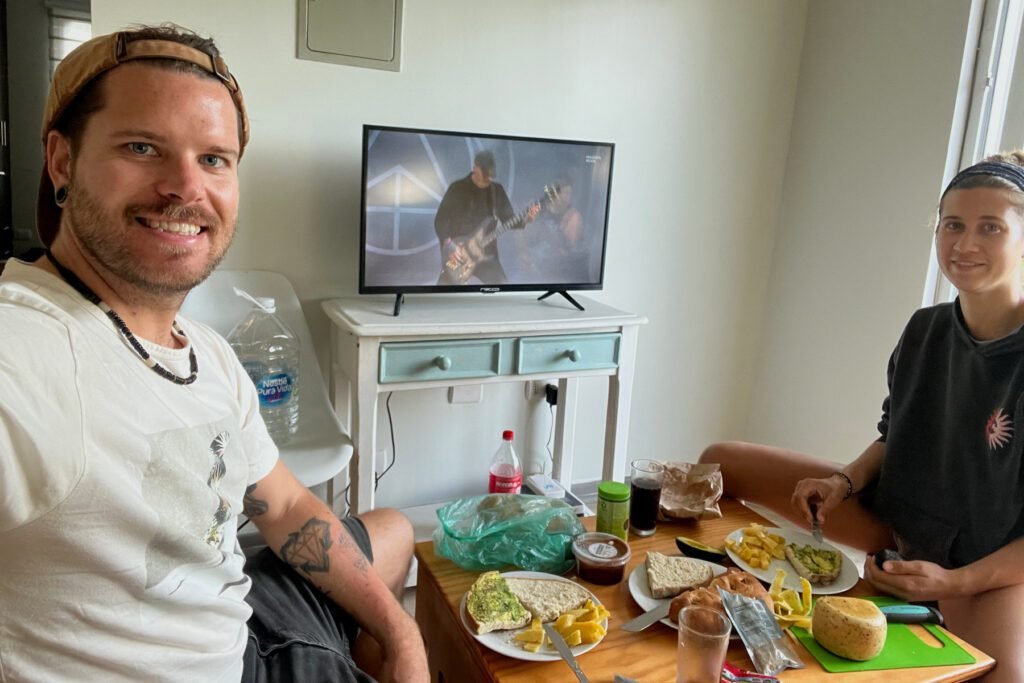 Käse, Honig und rustikales Brot vom Stand