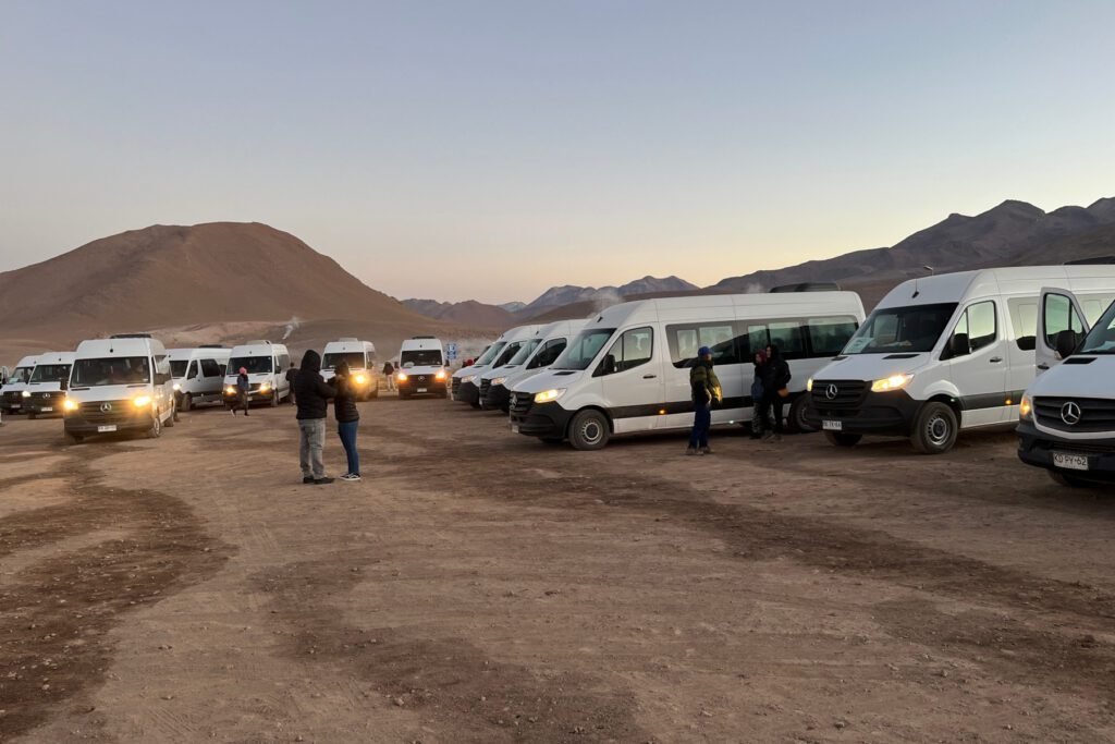 Massenhaft Vans bei den Geysiren