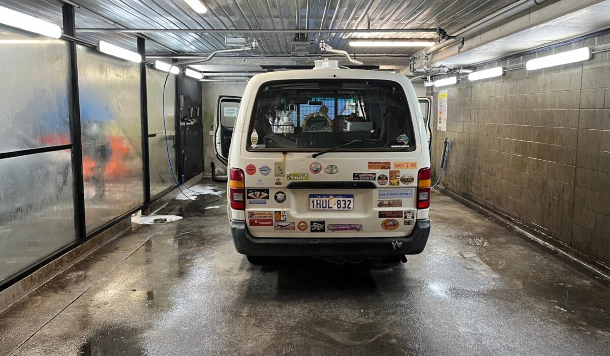 Ein Besuch in der Waschanlage gehört auch dazu.