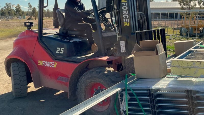 Mit dem Stapler auf ner Hühnerfarm