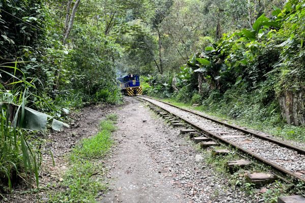 13 km wandern entlang der Gleise